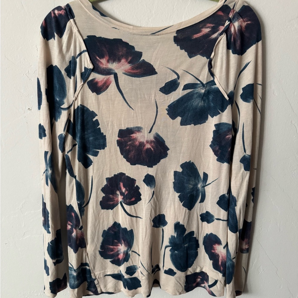 Simply Vera Vera Wang Navy and Cream Floral Long Sleeve Top - Picture 2 of 4